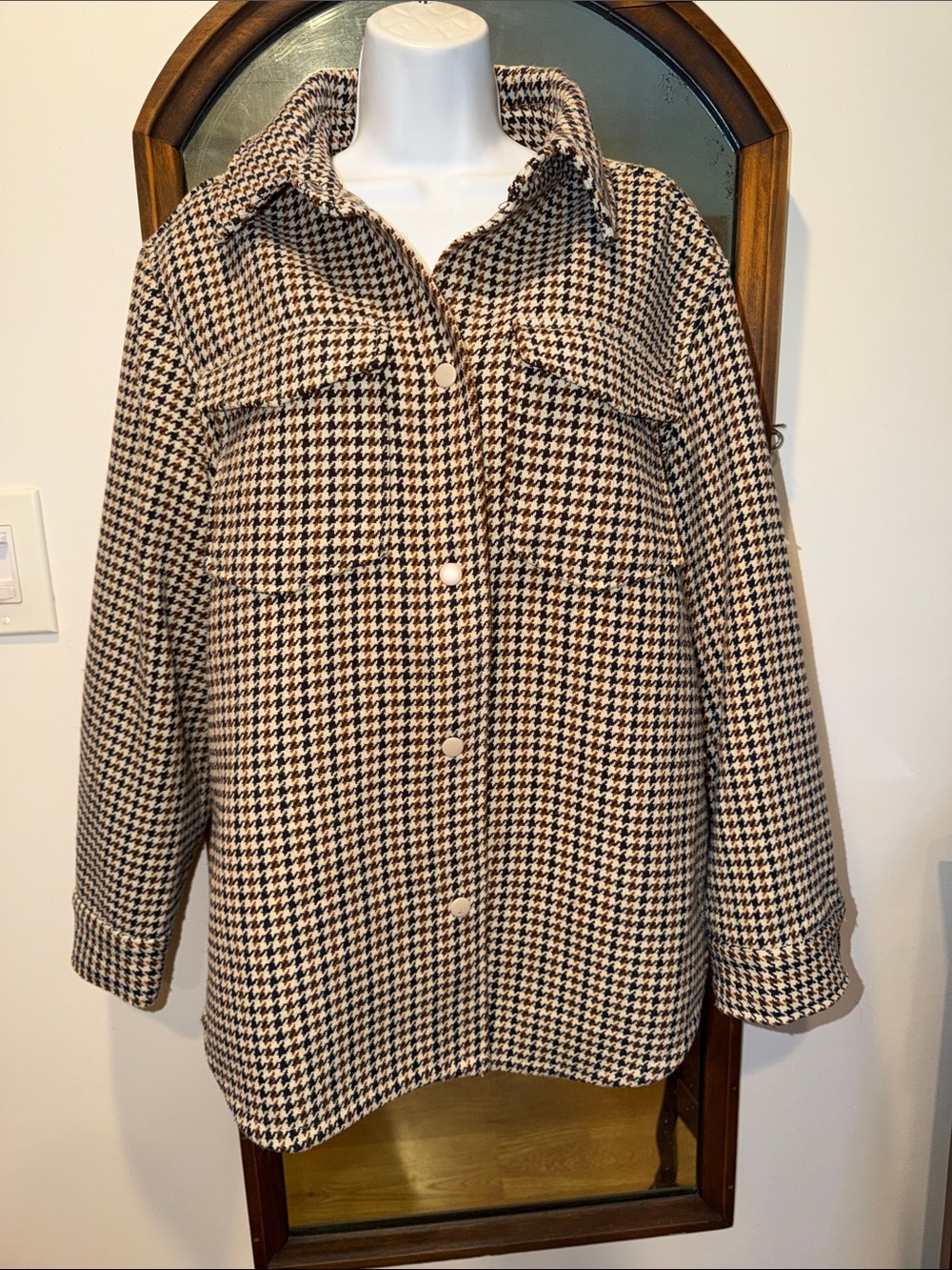 H&M Houndstooth Snap Front Shacket M